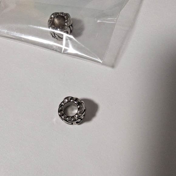 2 Pugster charms. NWT Silvertone Chain design - Picture 2 of 4